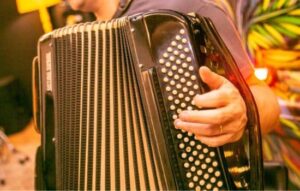 Apps para aprender a tocar el acordeón: ¡Arma la fiesta!