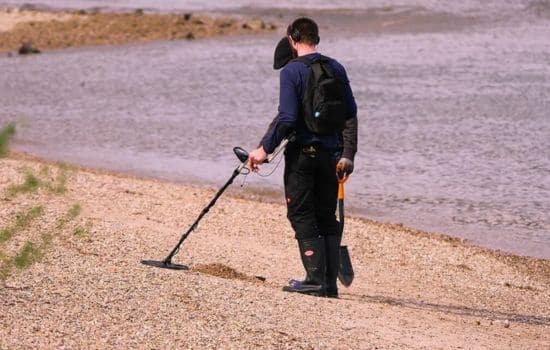 Descubriendo Aplicativos Detectores de Metales