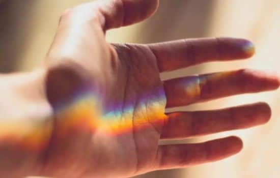 Lee Tu Futuro en la Palma de Tu Mano: Quiromancia Digital