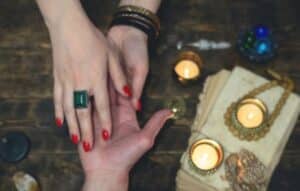 ¿Qué Revelan Tus Manos sobre tu Futuro?